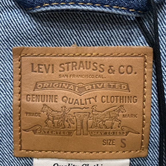 NWT LEVI’S 90’s Trucker Denim Jacket - Picture 4 of 8